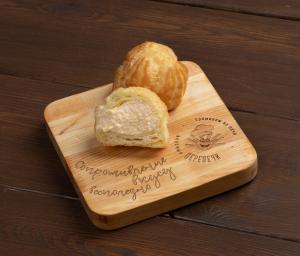 Профитроли с сыром, яйцом и чесноком